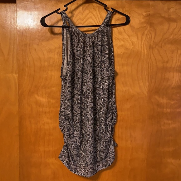 NWT Maternity tank. Old Navy. Size medium. - Picture 3 of 8